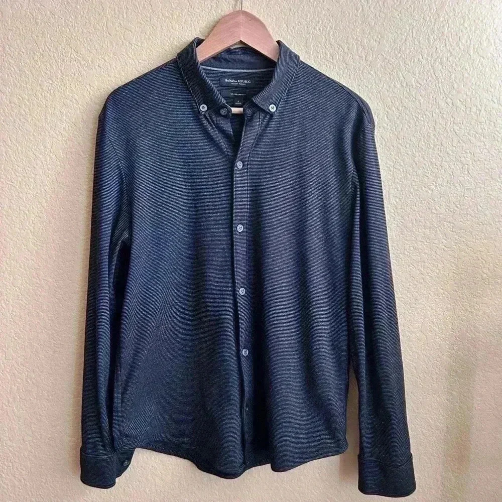 Banana Republic Luxury Touch Long Sleeve Button Down Shirt